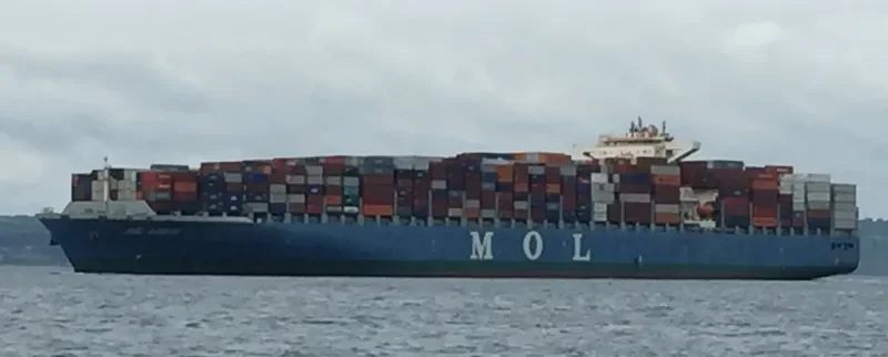 SEASPAN BREEZE Container Ship IMO 9685358 photo 9