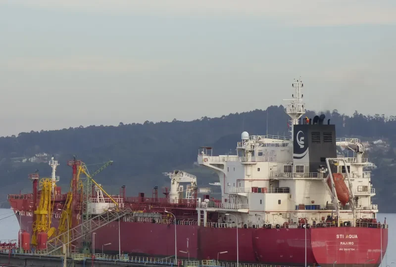 STI AQUA Tanker IMO 9686704 photo 3
