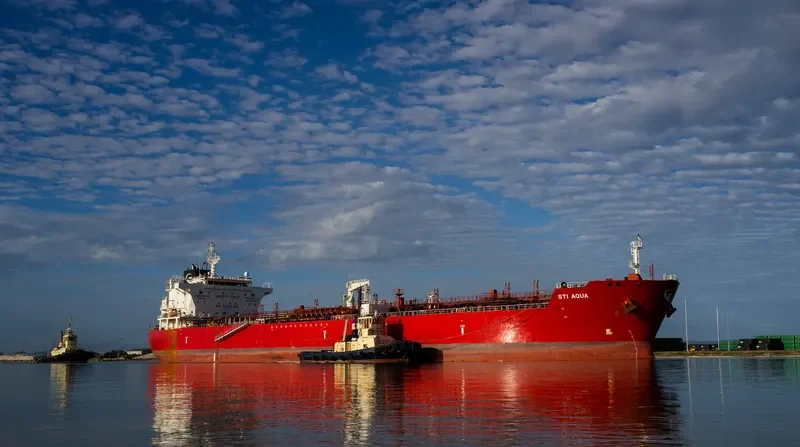 STI AQUA Tanker IMO 9686704 photo 10