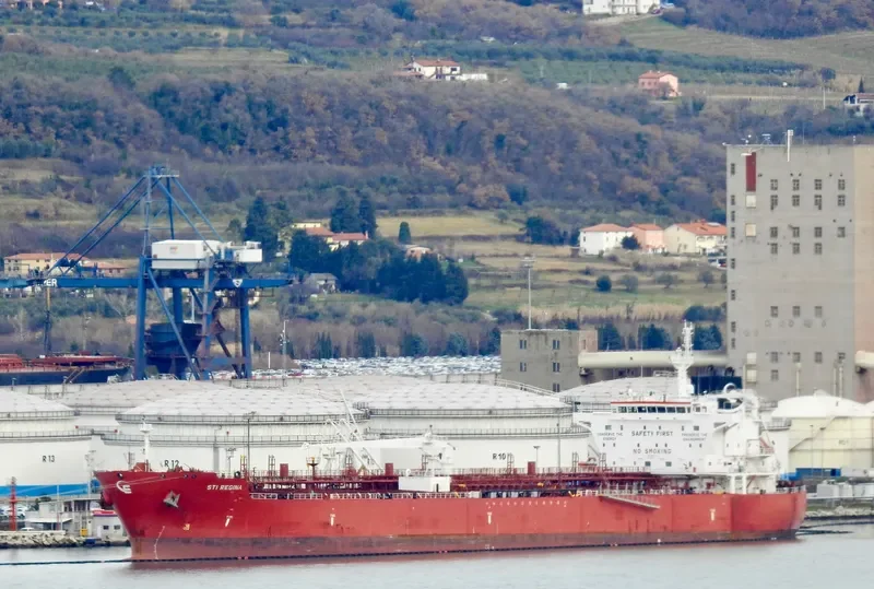 STI REGINA Tanker IMO 9686728 photo 2