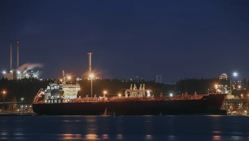 STI COMANDANTE Tanker IMO 9686857 photo 6
