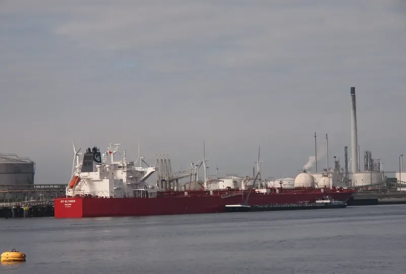 STI ELYSEES Tanker IMO 9688829 photo 8