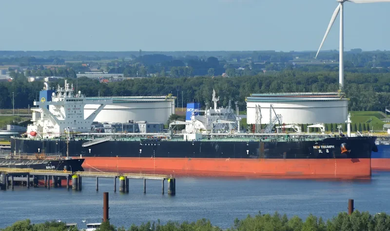 NEW TRIUMPH Tanker IMO 9689990 photo 2