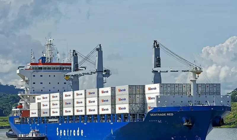 SEATRADE RED Container Ship IMO 9690107 photo 6