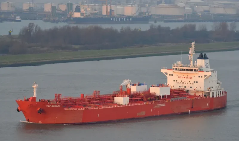 TRF BERGEN Tanker IMO 9692246 photo 3