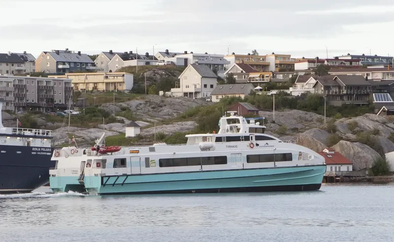 TYRHAUG Passenger Ship IMO 9693850 photo 2