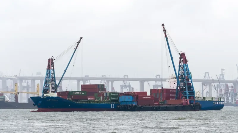 HEUNG A HAIPHONG Container Ship IMO 9693939 photo 4