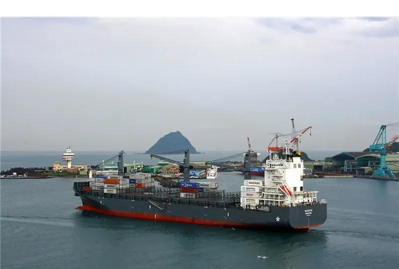 MAJESTIC Container Ship IMO 9694438 photo 4
