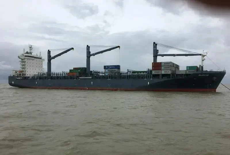 MAJESTIC Container Ship IMO 9694438 photo 7