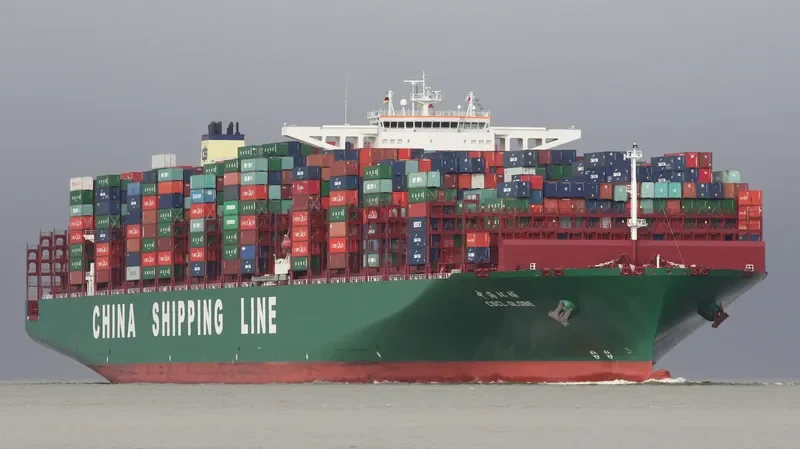 CSCL GLOBE Container Ship IMO 9695121 photo 3