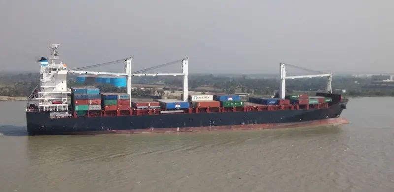 CAPE ARAXOS Container Ship IMO 9696084 photo 2
