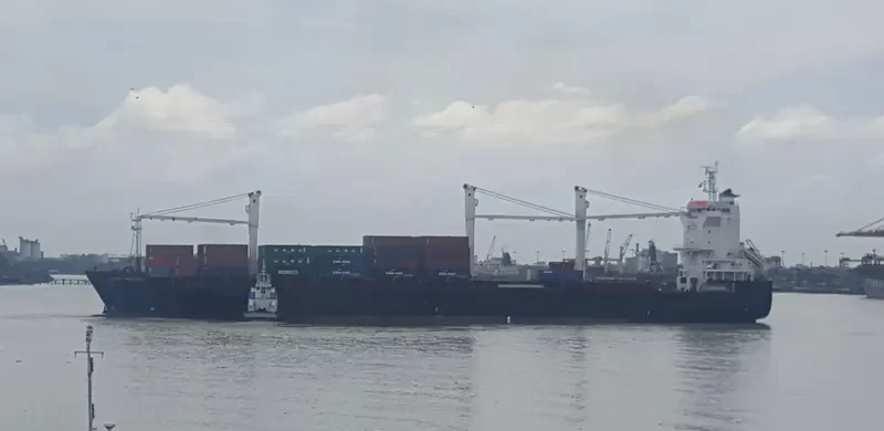 CAPE ARAXOS Container Ship IMO 9696084 photo 5