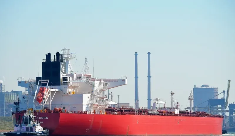 STI LAUREN Tanker IMO 9696711 photo 6