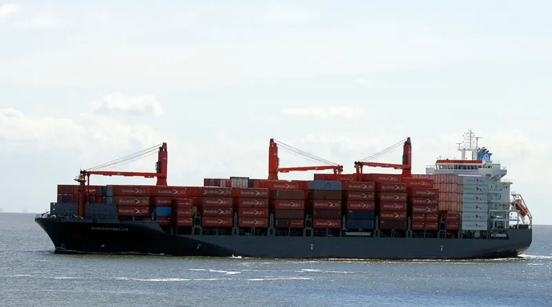 MAERSK BERMUDA Container Ship IMO 9697014 photo 4