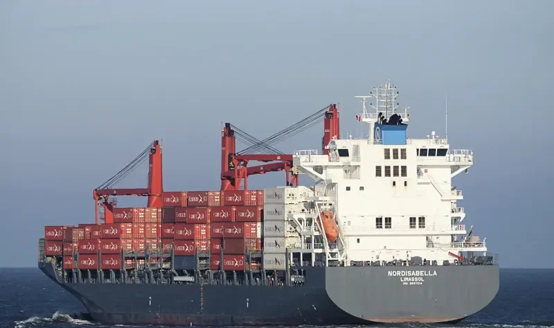 MAERSK BERMUDA Container Ship IMO 9697014 photo 8