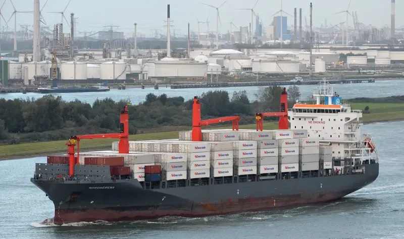 MAERSK BAHAMAS Container Ship IMO 9697026 photo 4