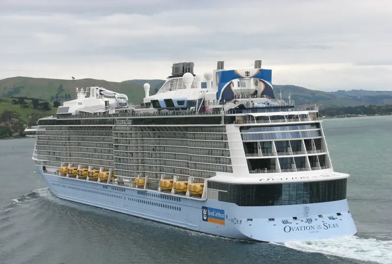 OVATION OF THE SEAS Passenger Ship IMO 9697753 photo 3
