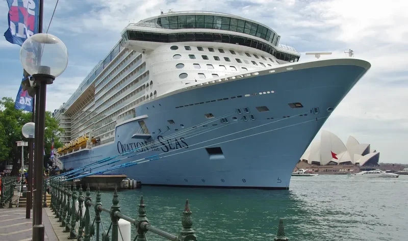 OVATION OF THE SEAS Passenger Ship IMO 9697753 photo 9
