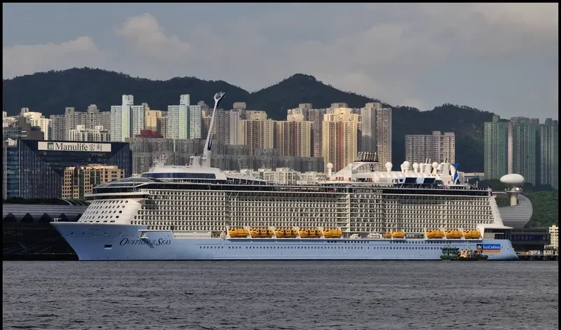 OVATION OF THE SEAS Passenger Ship IMO 9697753 photo 10