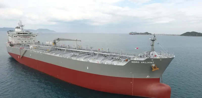 DEE4 LARCH Tanker IMO 9697909 photo 9
