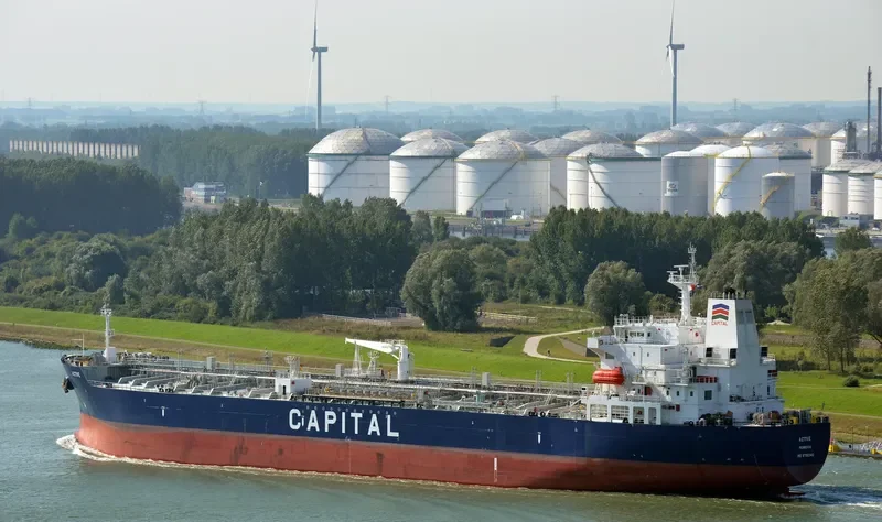 ACTIVE Tanker IMO 9700342 photo 2