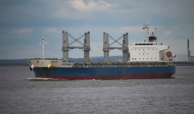 OUTRIDER Bulk Carrier IMO 9701061 photo 9