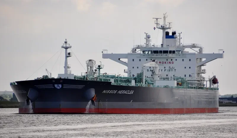 NISSOS HERACLEA Tanker IMO 9701554 photo 9