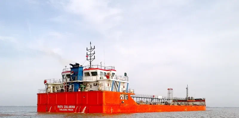 RATU ZULAIKHA Tanker IMO 9703277 photo 2