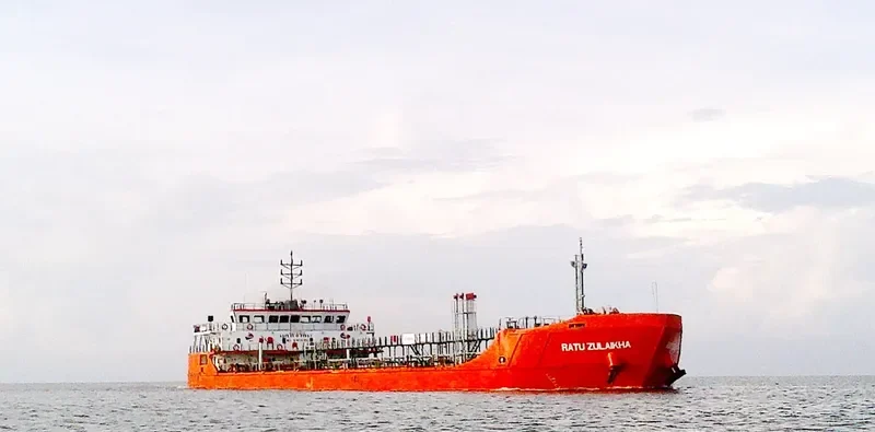 RATU ZULAIKHA Tanker IMO 9703277 photo 3