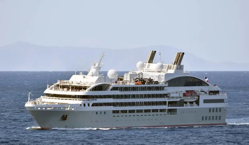 LE LYRIAL Passenger Ship IMO 9704130