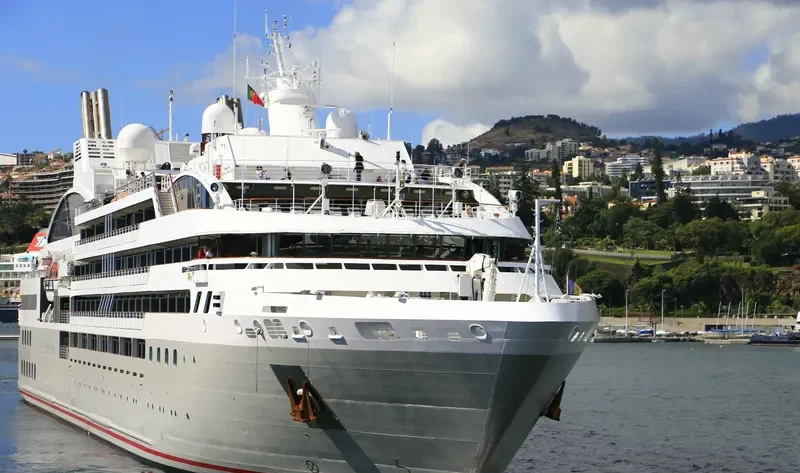LE LYRIAL Passenger Ship IMO 9704130 photo 10