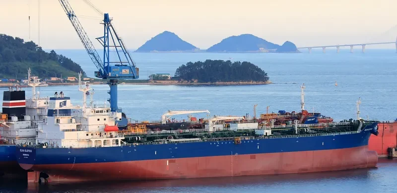 ELKA ELEFSIS Tanker IMO 9705914 photo 2