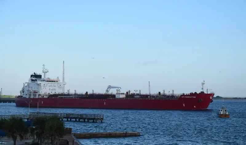 STI MANHATTAN Tanker IMO 9707261 photo 4