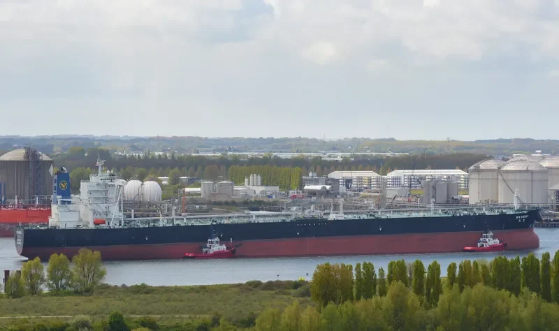 NEW ENERGY Tanker IMO 9708526 photo 4
