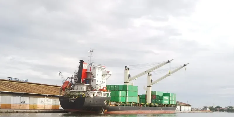 TITANIUM Container Ship IMO 9709300
