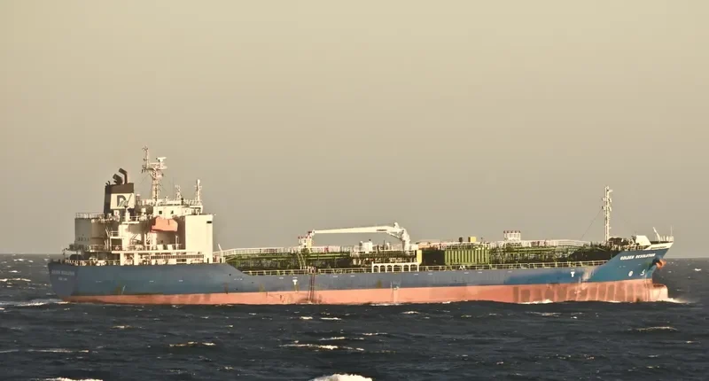 GOLDEN RESOLUTION Tanker IMO 9710074 photo 8