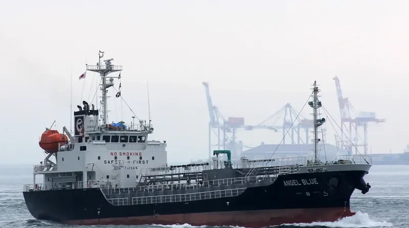 ANGEL BLUE Tanker IMO 9711585 photo 4
