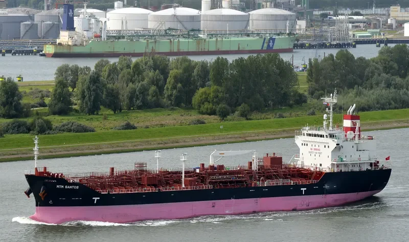 MTM SANTOS Tanker IMO 9712606 photo 3