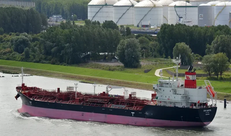 MTM SANTOS Tanker IMO 9712606 photo 4