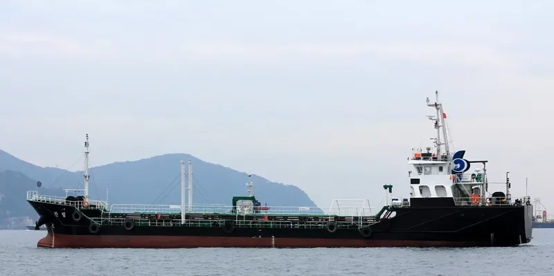 HAN LIM Tanker IMO 9713258 photo 4