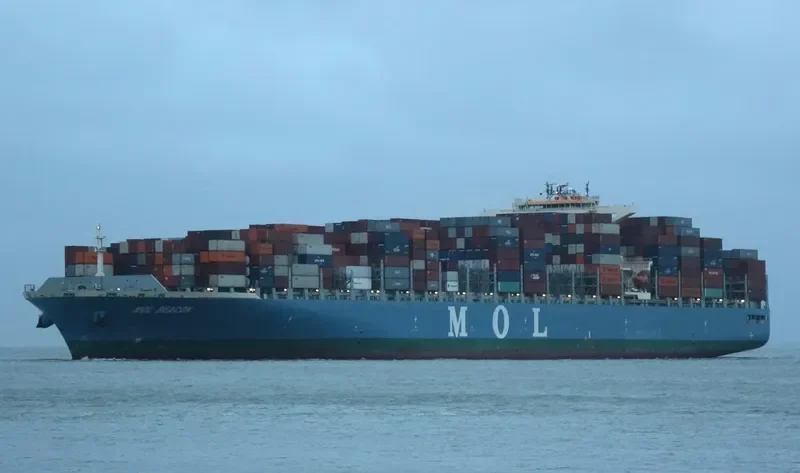 SEASPAN BEACON Container Ship IMO 9713337