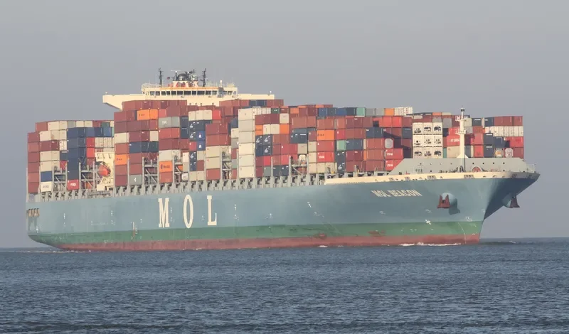 SEASPAN BEACON Container Ship IMO 9713337 photo 2