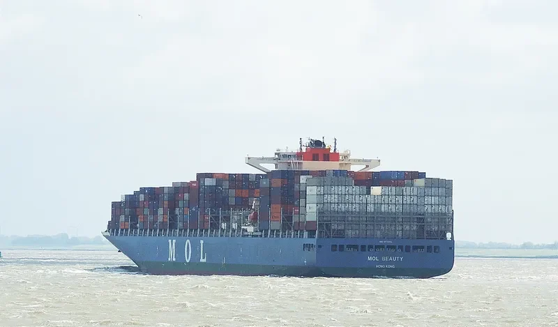 SEASPAN BEAUTY Container Ship IMO 9713349 photo 3