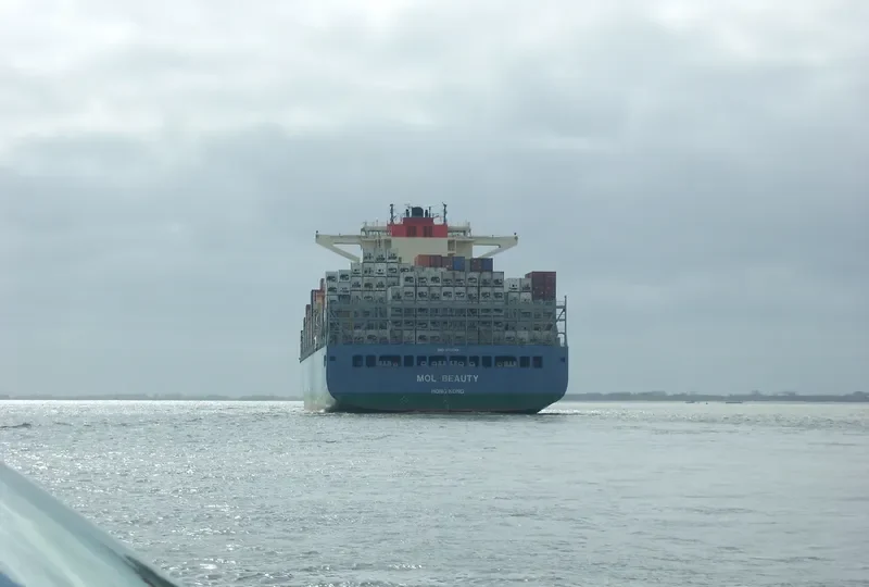 SEASPAN BEAUTY Container Ship IMO 9713349 photo 7