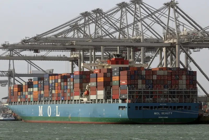 SEASPAN BEAUTY Container Ship IMO 9713349 photo 9
