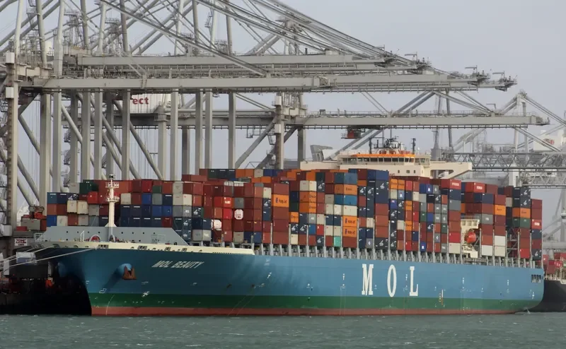 SEASPAN BEAUTY Container Ship IMO 9713349 photo 10
