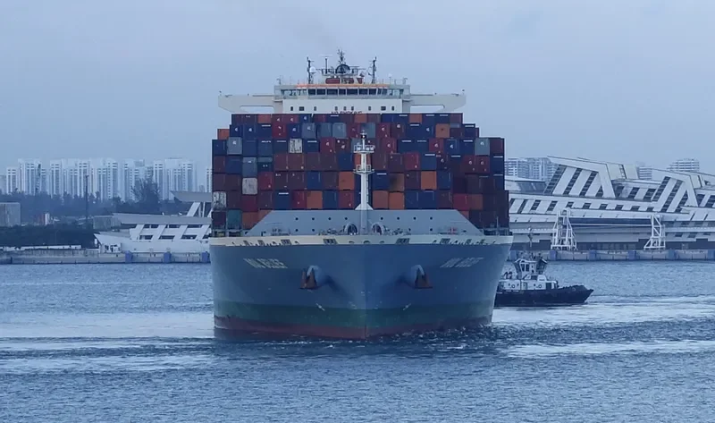 SEASPAN BELIEF Container Ship IMO 9713351 photo 2