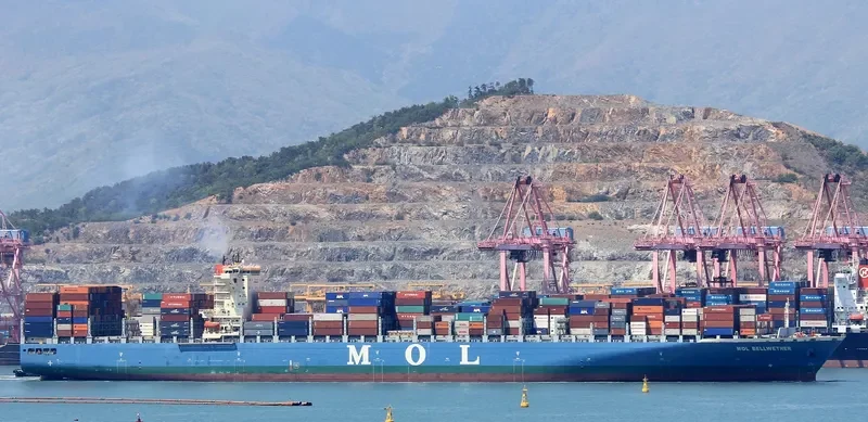 SEASPAN BELLWETHER Container Ship IMO 9713363 photo 3