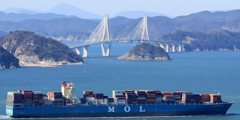 SEASPAN BELLWETHER Container Ship IMO 9713363 photo 6