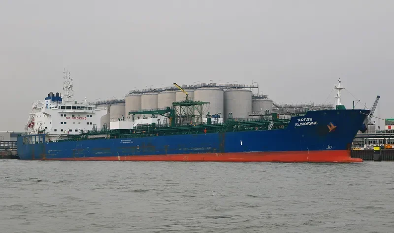 NAVIG8 ALMANDINE Tanker IMO 9714068 photo 5